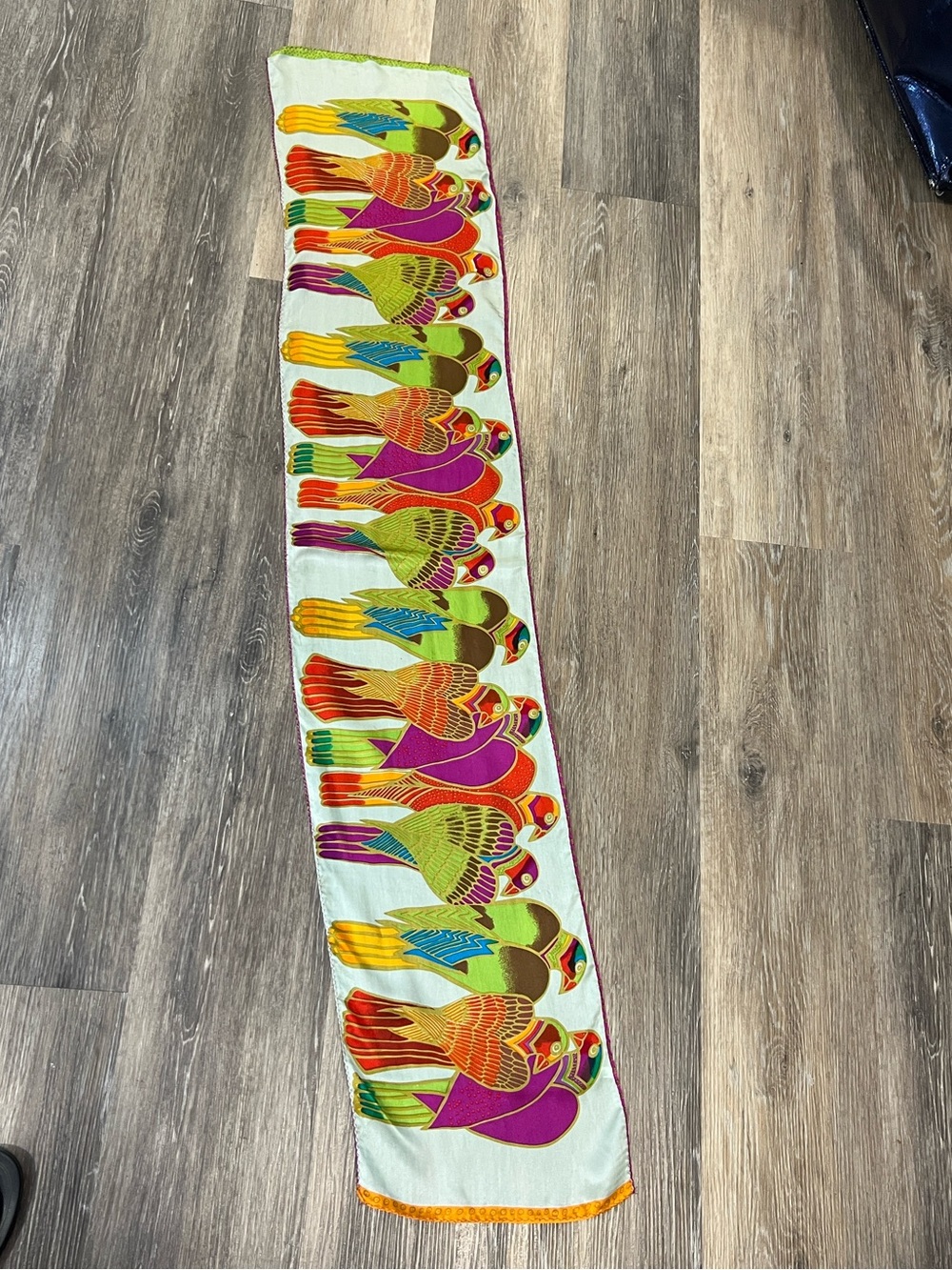 Tropical Bird 100% silk scarf vibrant colors - Picture 3 of 6